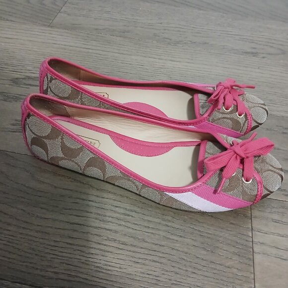 Coach - Picture 4 of 4